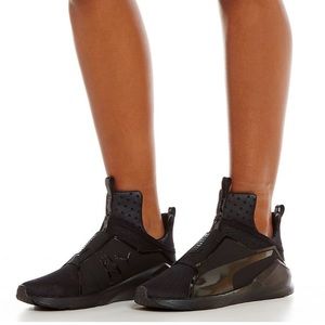 EXCELLENT CONDITION Wmns Puma 8.5 OFFERS WELCOME